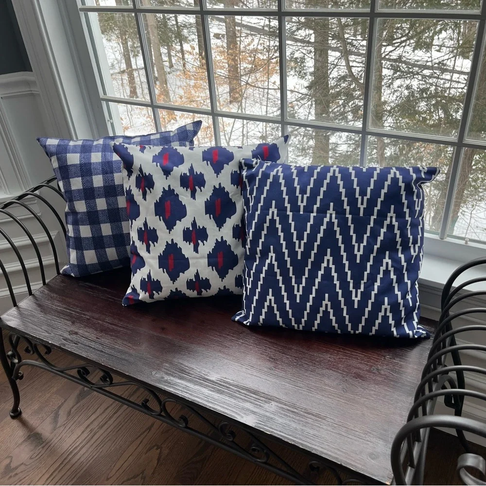 3 pillow covers - Picture 1 of 2